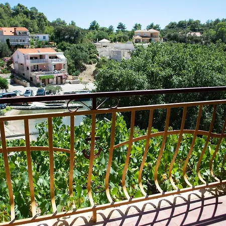 Stone House Dioniz * Brnistrova